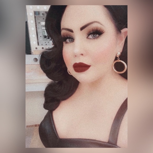 Meet your Posher, Liliana - Picture 1 of 1